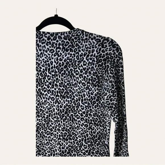 0404. CHARTER CLUB FULL BUTTON UP LONG SLEEVE CARDIGAN SIZE MEDIUM LEOPARD PRINT - Picture 7 of 12